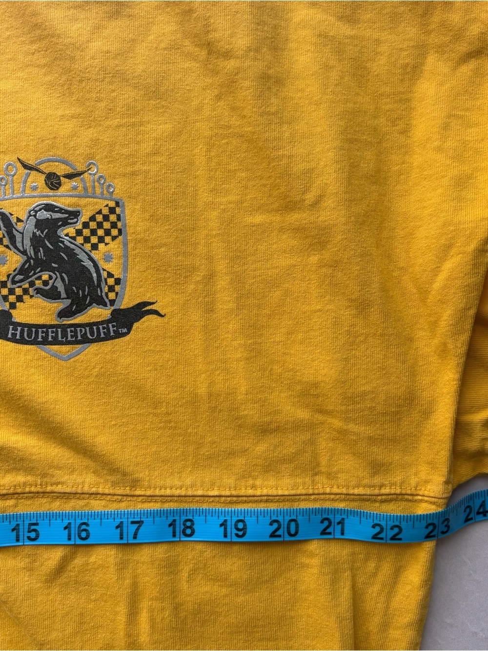 Hufflepuff Yellow Oversized Long-Sleeve Crewneck Spirit Jersey Harry Potter - Picture 7 of 7